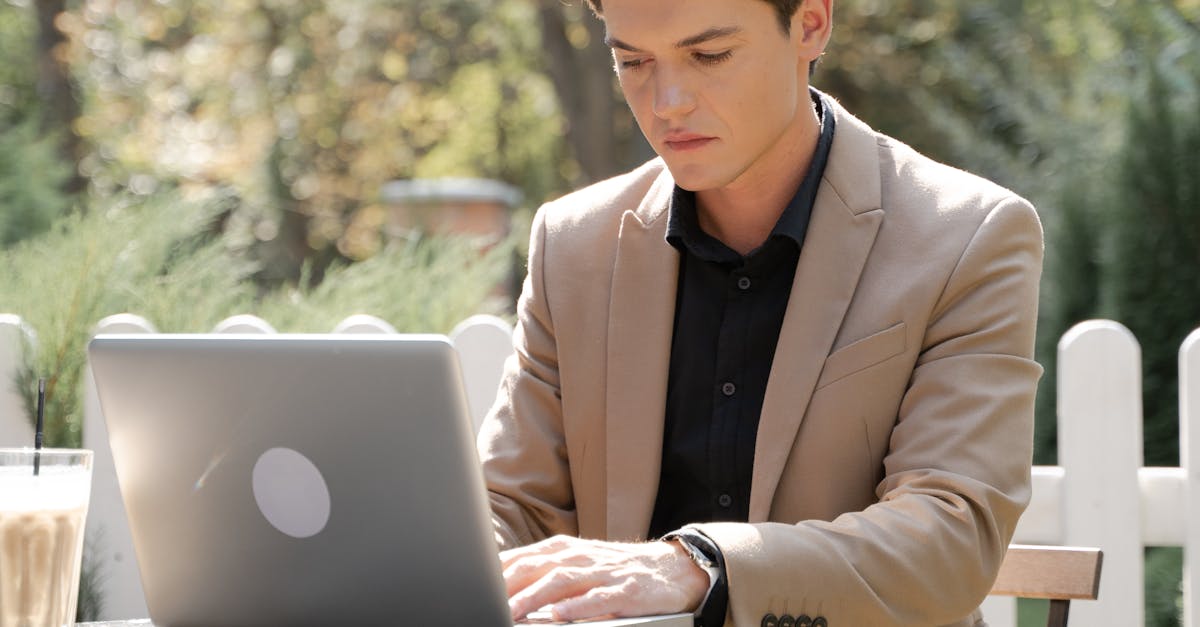 Choosing Energy-Efficient Lighting for Sustainable Garden Offices