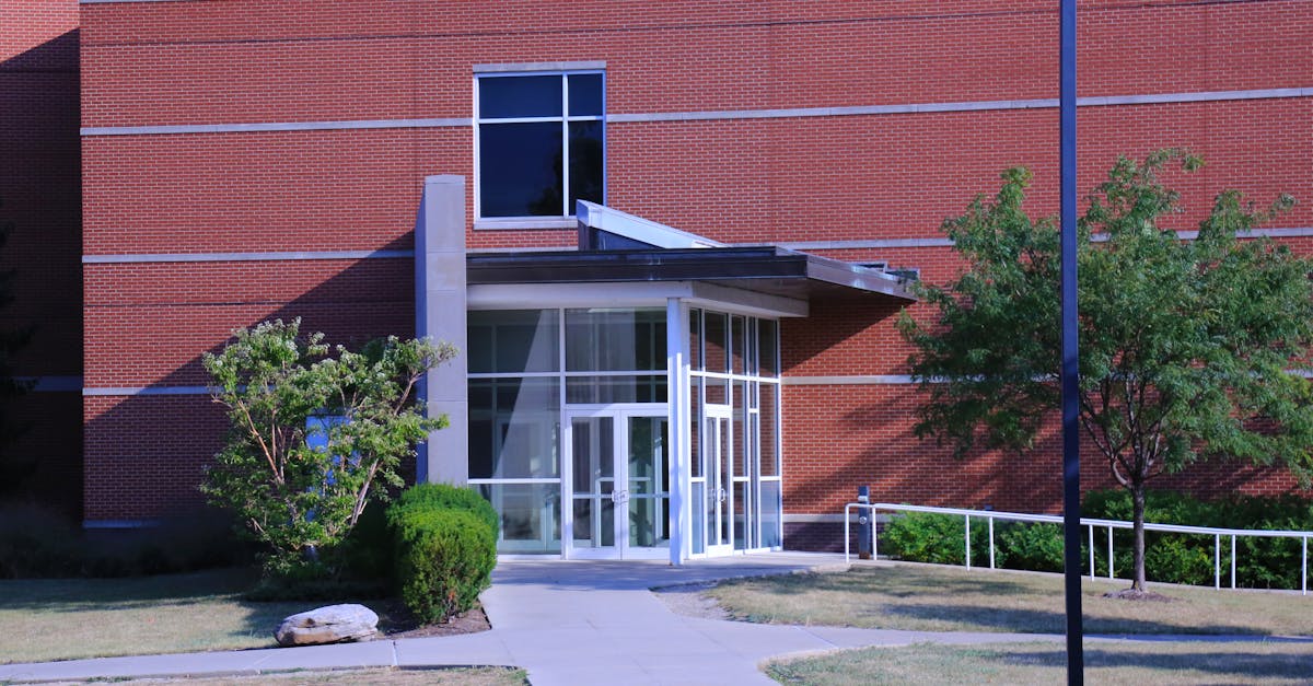 Creative Pendant Light Ideas for Garden Office Interiors