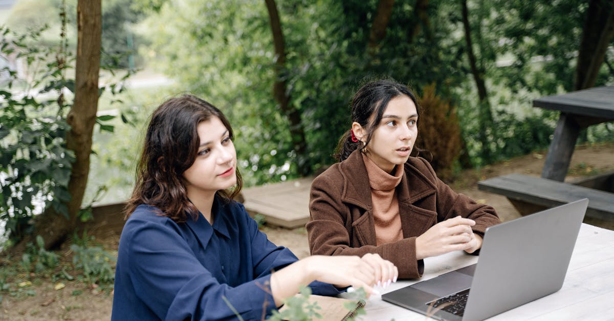 Stylish Seating Arrangements for Outdoor Workspaces